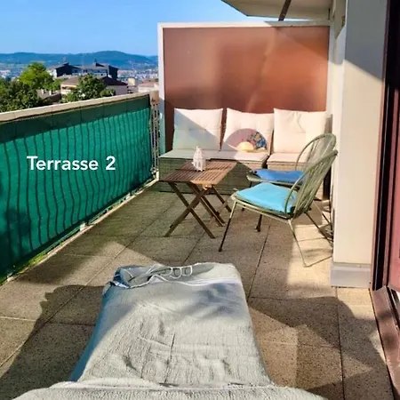 Grand Et Confortable